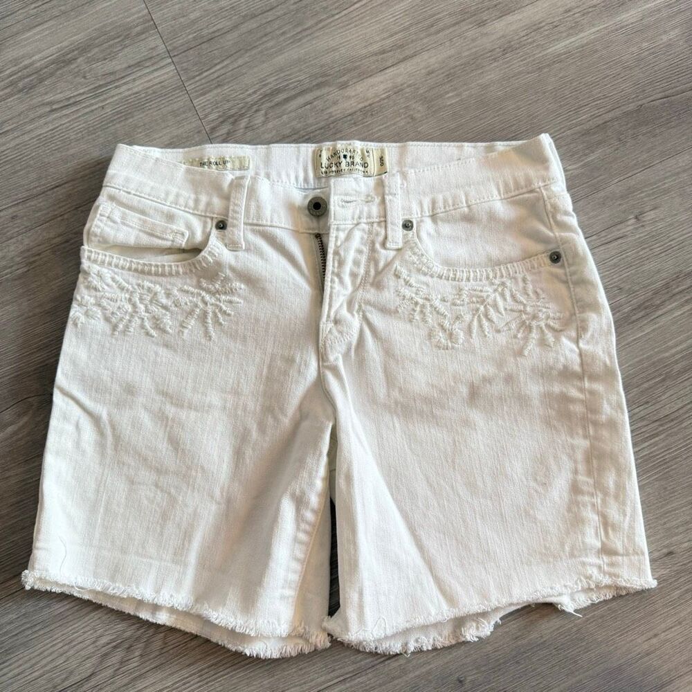 Lucky Brand white embroidered denim shorts The Roll Up size 26